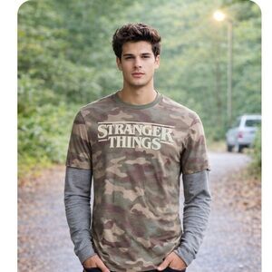 Stranger Things Men's Graphic T-Shirt with Thermal Sleeves. Size large